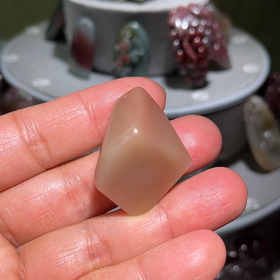 玛瑙/玉髓未镶嵌颈饰菱形吊坠