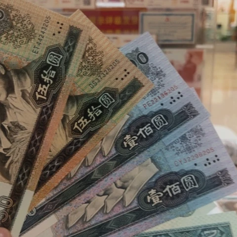 一****行在干嘛我想和他说会话好么