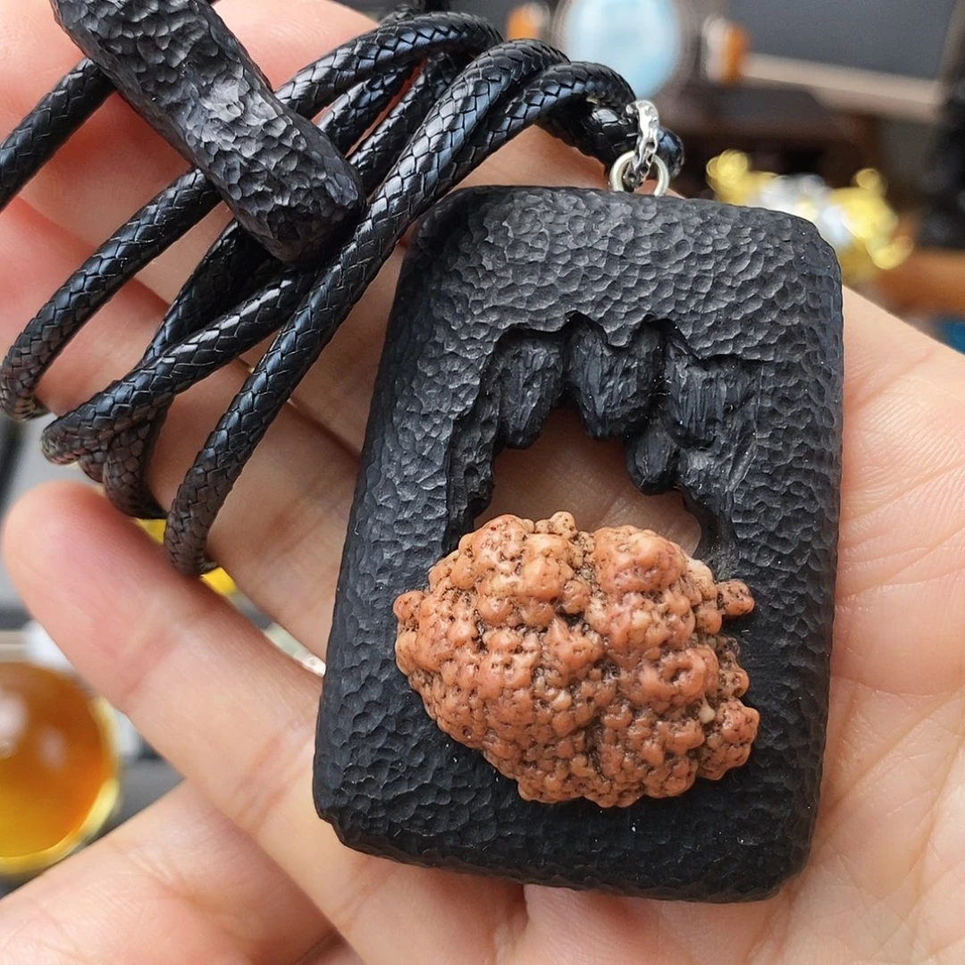 非金属木质设计师款吊坠