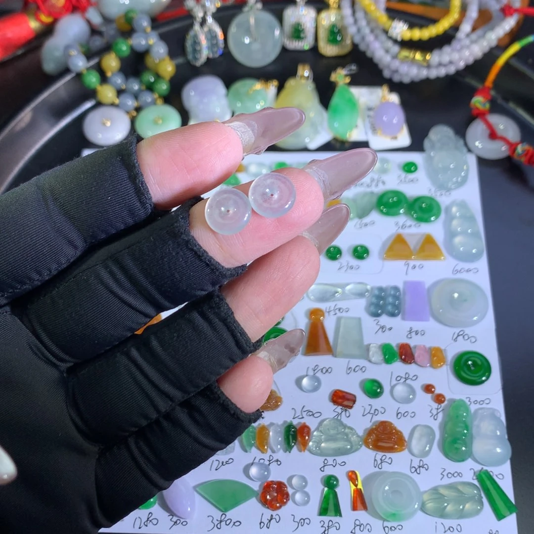 翡翠裸石未镶嵌冰扣子