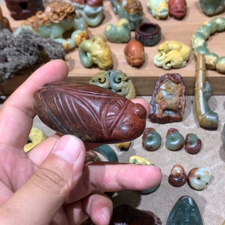 未镶嵌岫岩河磨玉（透闪石质玉）挂件