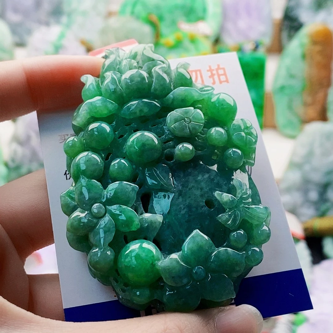 吊坠(不含链)未镶嵌翡翠