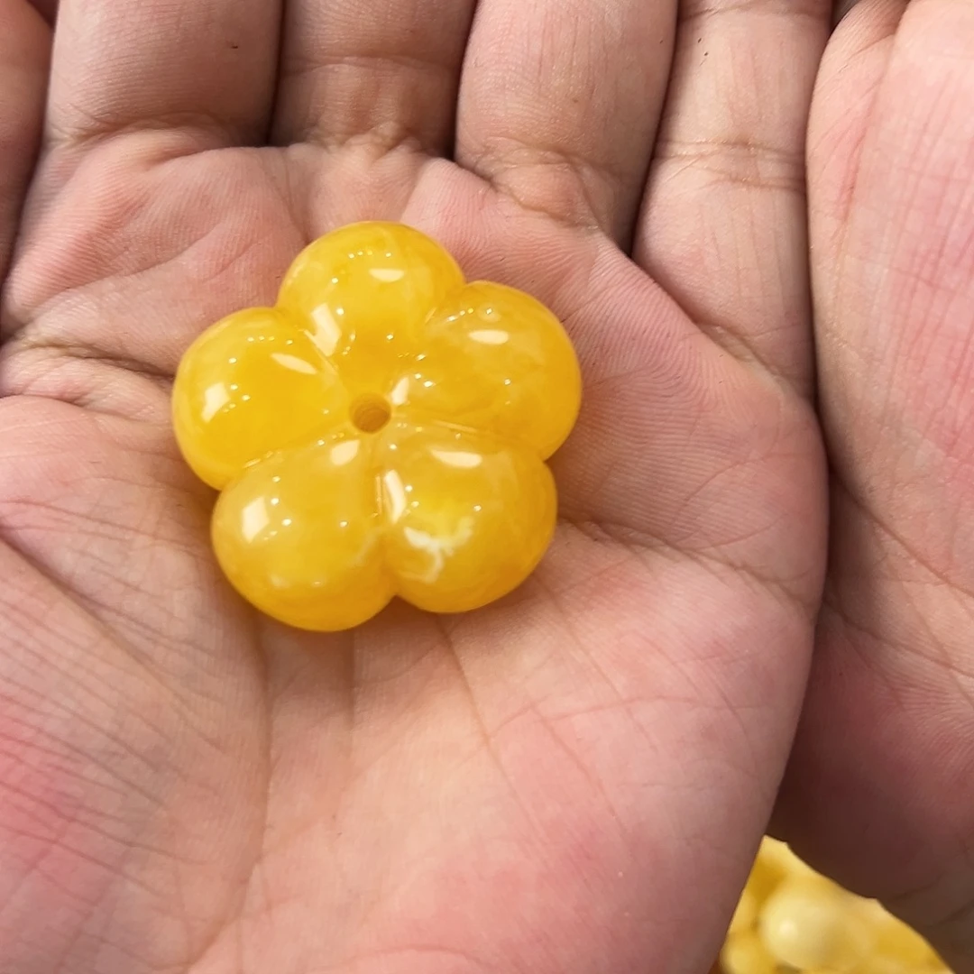 林***太蜜蜡未镶嵌珠宝奇石