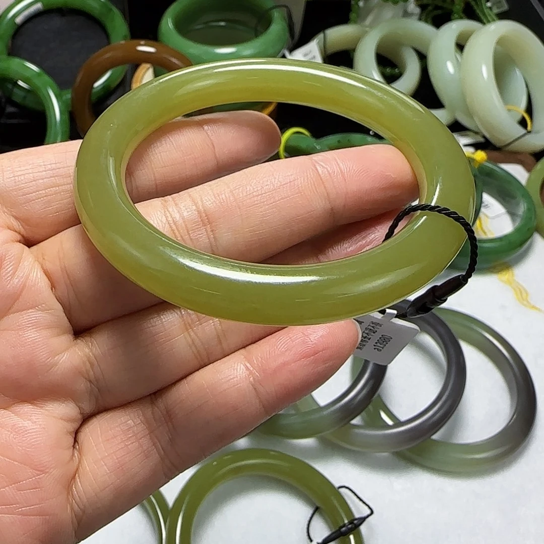 未镶嵌手镯和田玉若羌鸡油黄