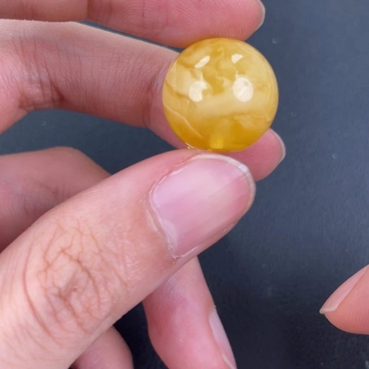琥珀裸石未镶嵌天然66