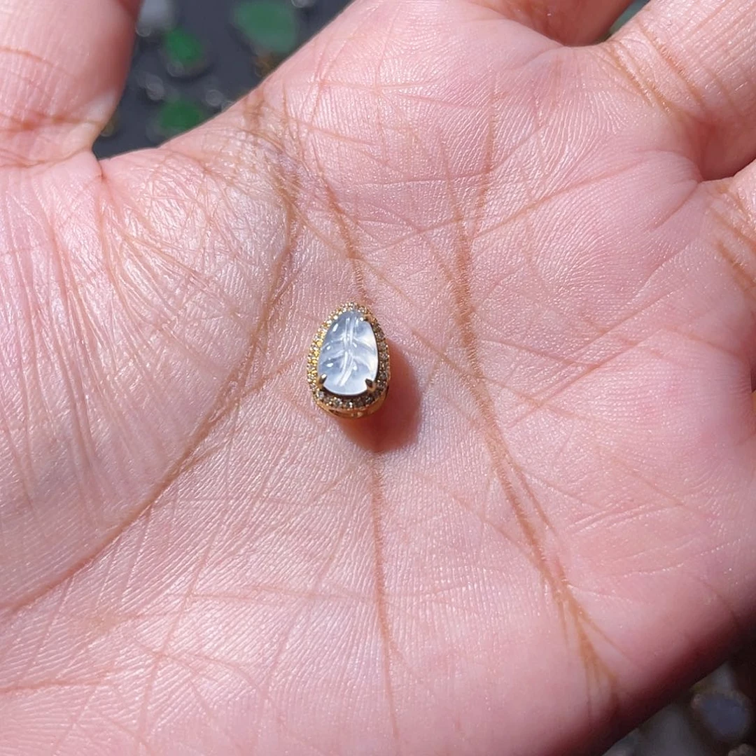 吊坠(不含链)18K金镶嵌翡翠