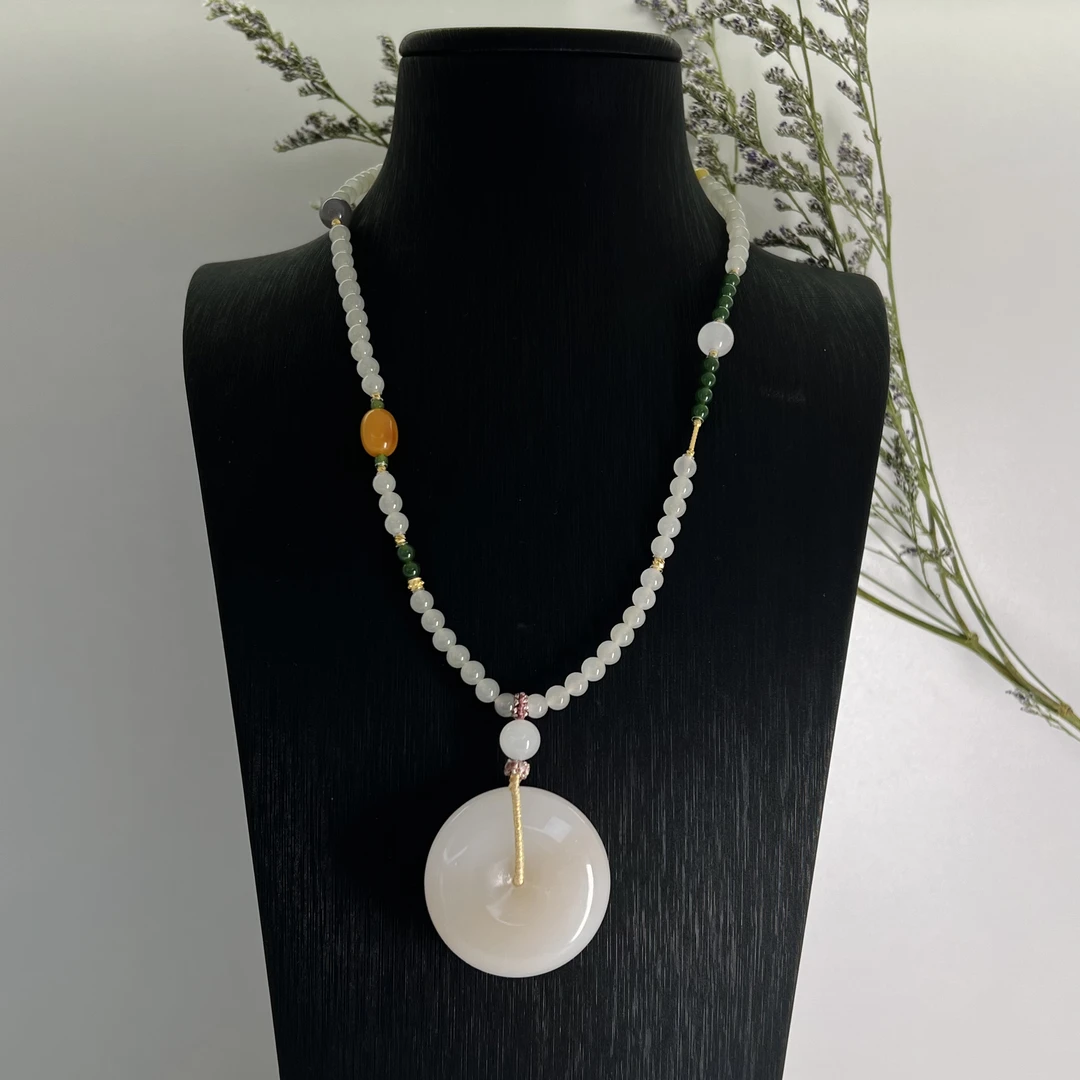 壹屿珠宝  和田玉典藏平安扣颈饰