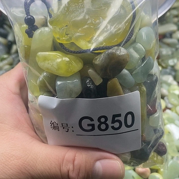岫玉鱼缸石未镶嵌
