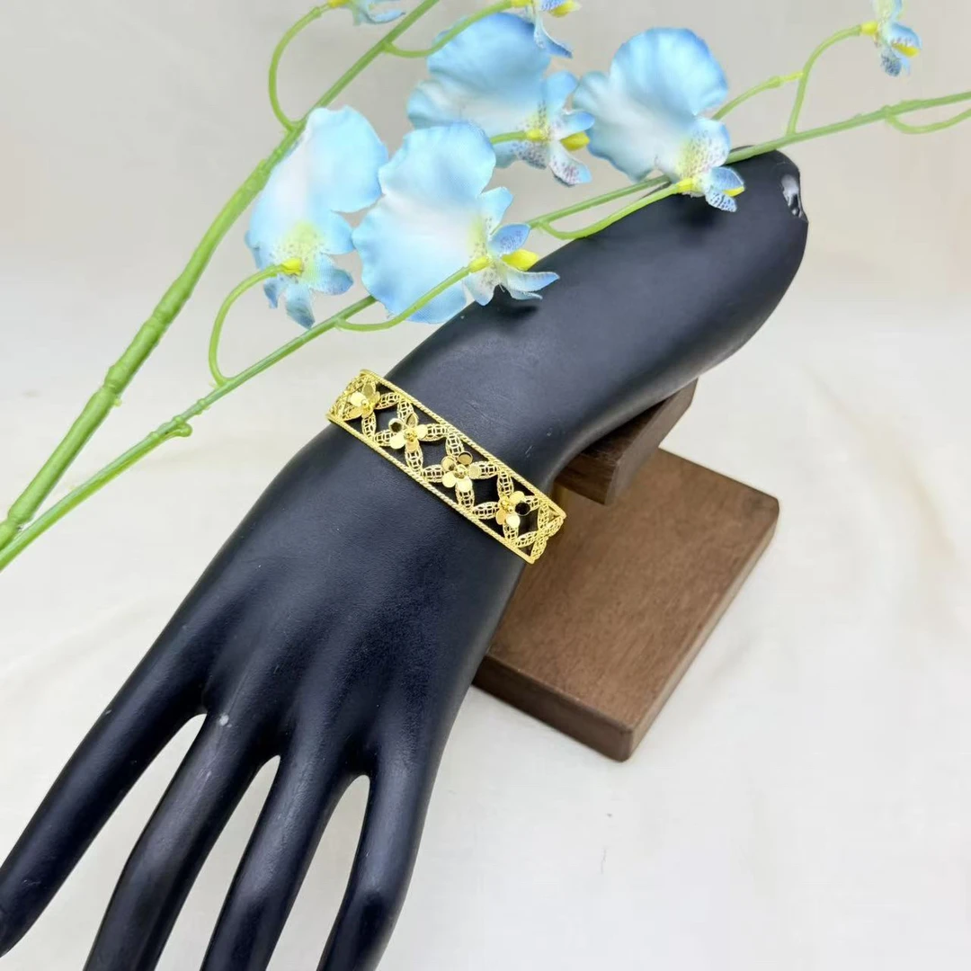 A播 15.79g 足金999 手镯d