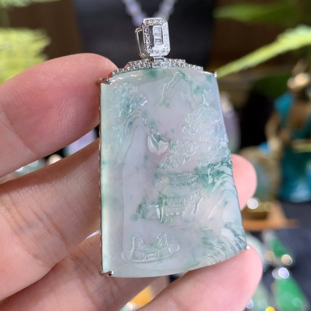 【闪购商品】翡翠颈饰18K金镶嵌山水牌