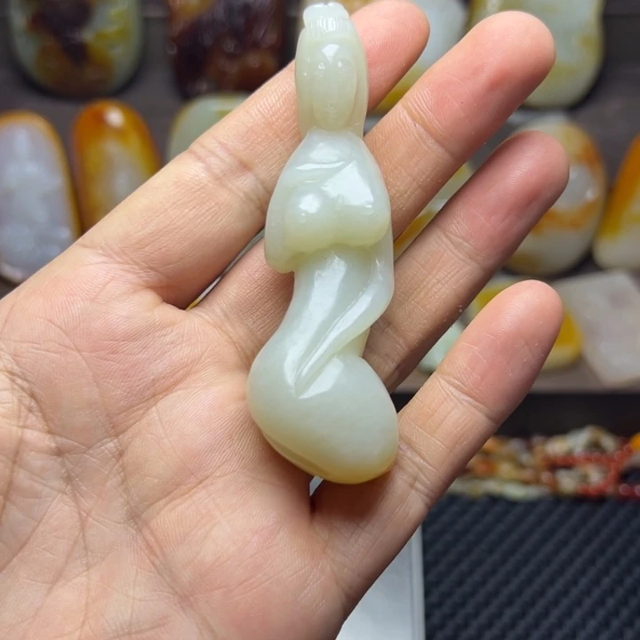 和田玉未镶嵌颈饰