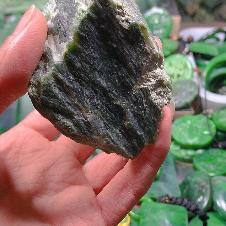 和田玉（碧玉）未镶嵌珠宝奇石