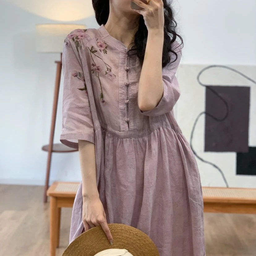 8733苎麻刺绣连衣裙