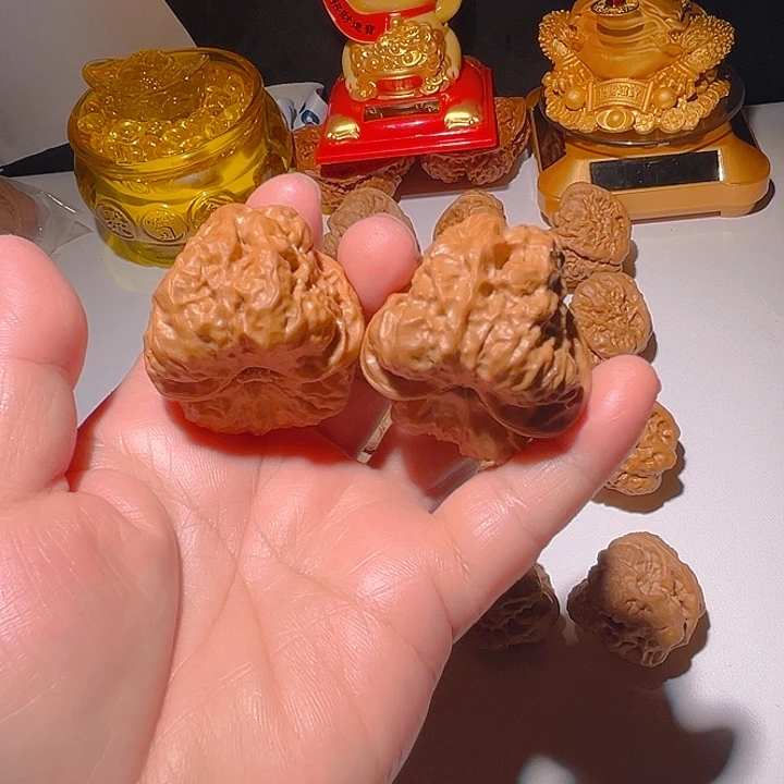把件龙脊菩提文玩核桃