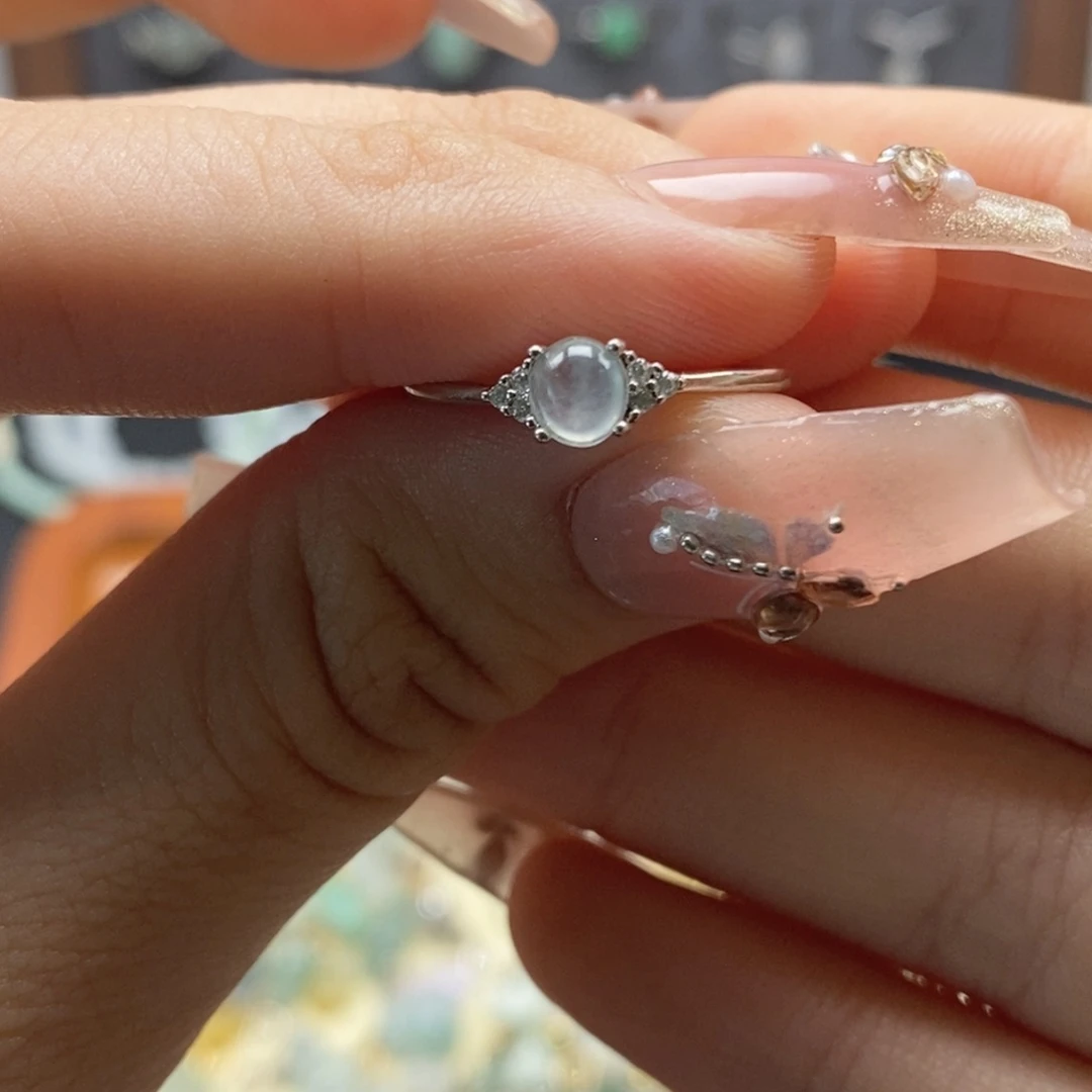 翡翠未镶嵌颈饰你有