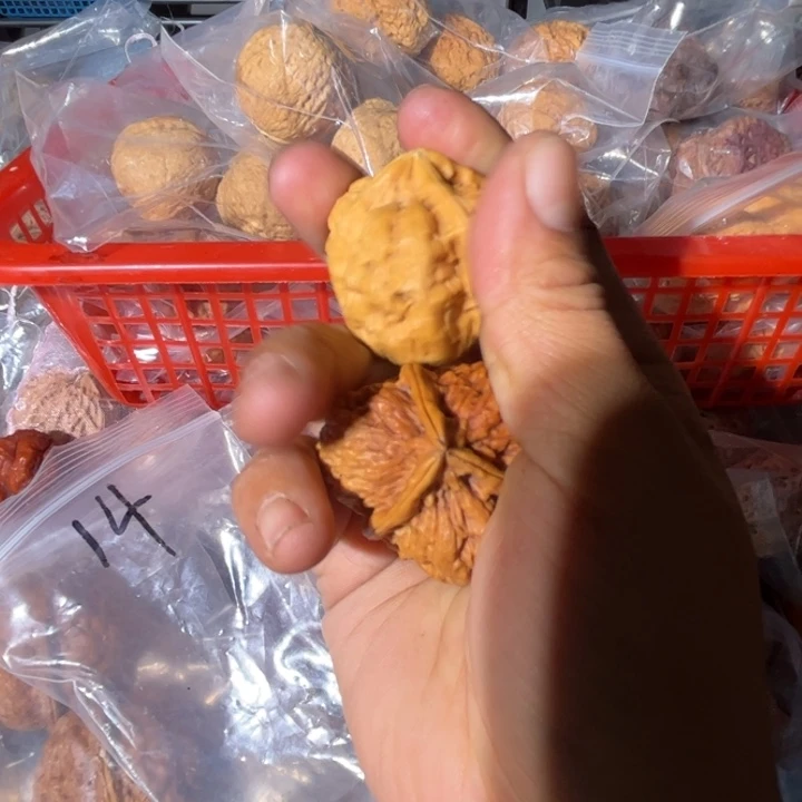 关****吊坠文玩核桃滇西126