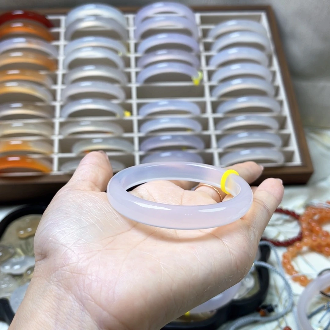 万***呱玛瑙/玉髓手镯未镶嵌