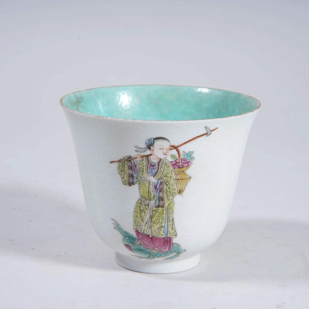 h154/清代 粉彩人物纹铃铛杯（官）【华豫之门甄选】