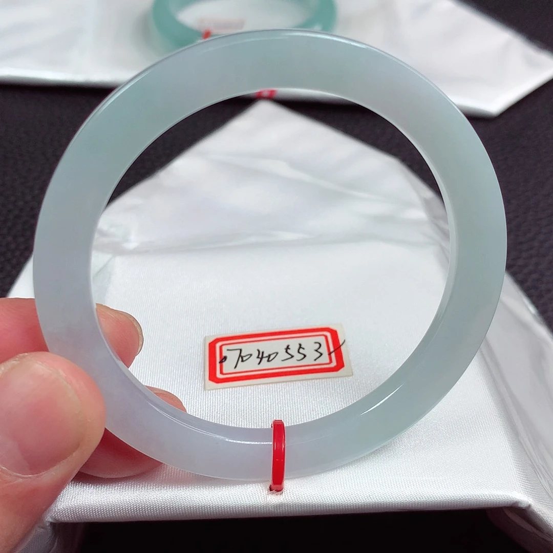 翡翠手镯未镶嵌天然翡翠手镯