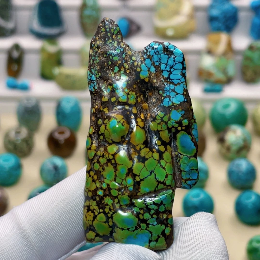 绿松石未镶嵌珠宝奇石