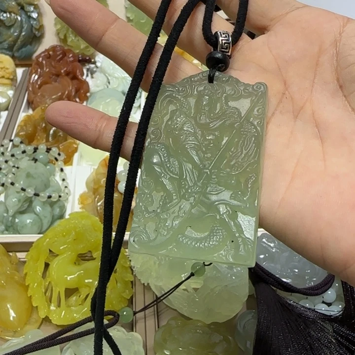 蛇纹石玉吊坠未镶嵌