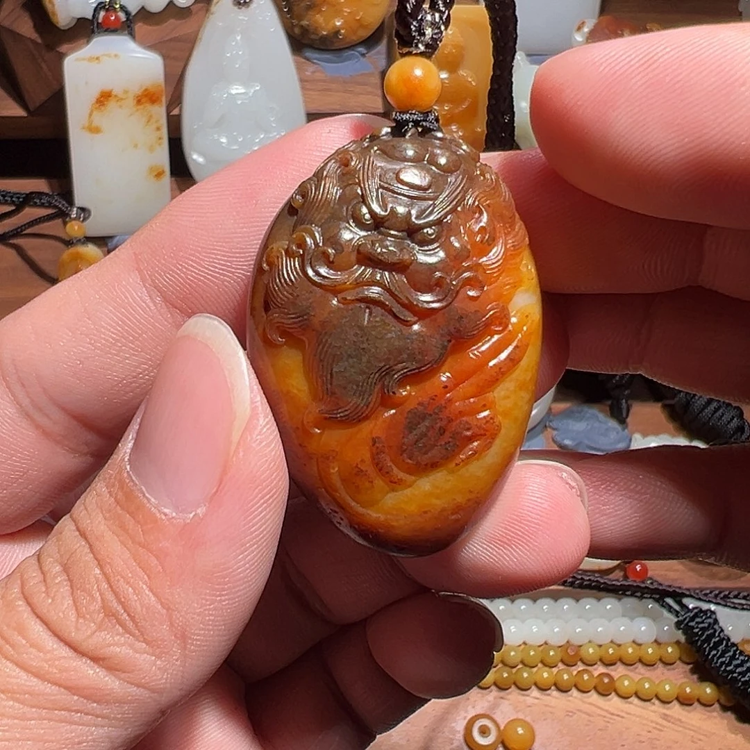 滴***海和田玉未镶嵌颈饰