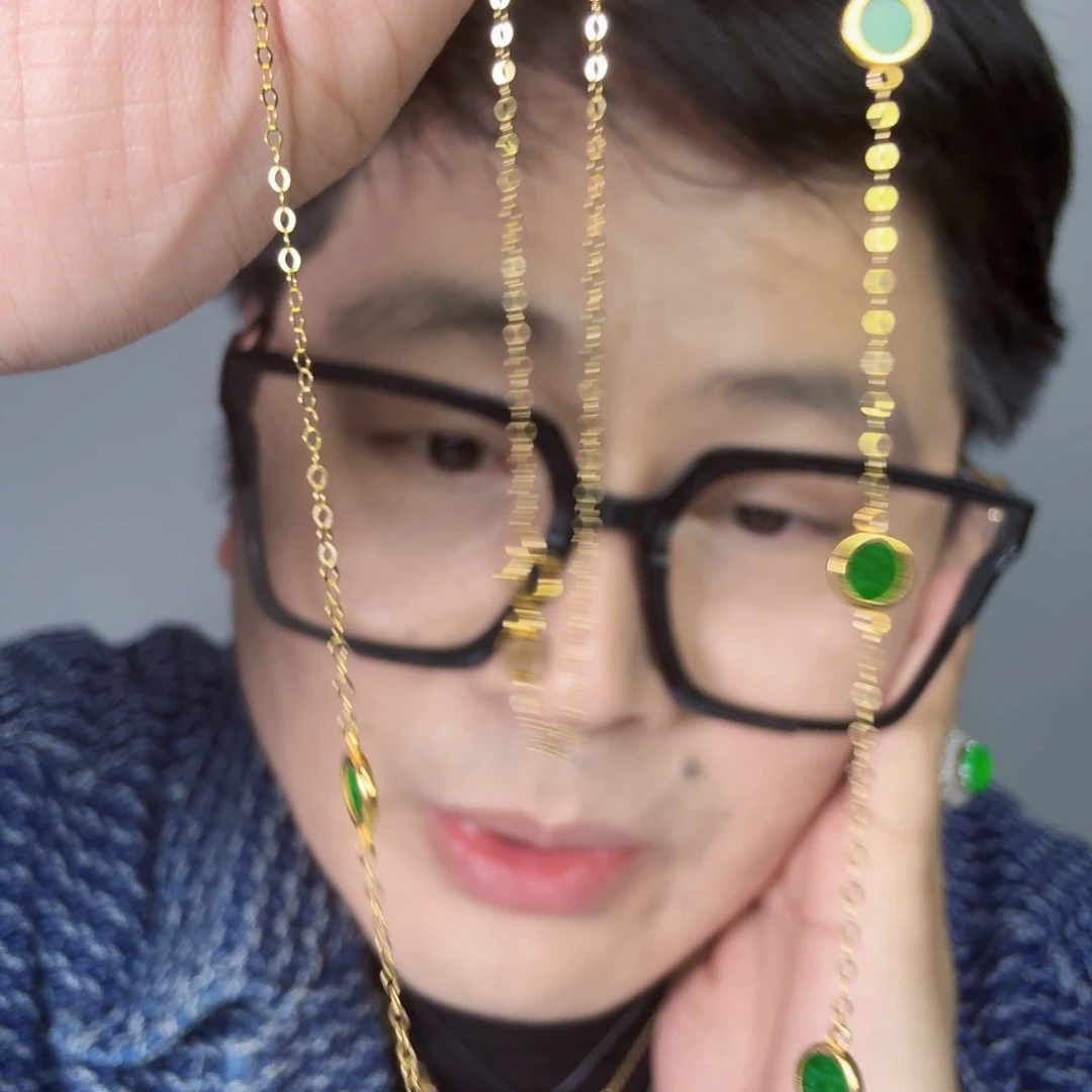 翡翠18K金镶嵌颈饰一件