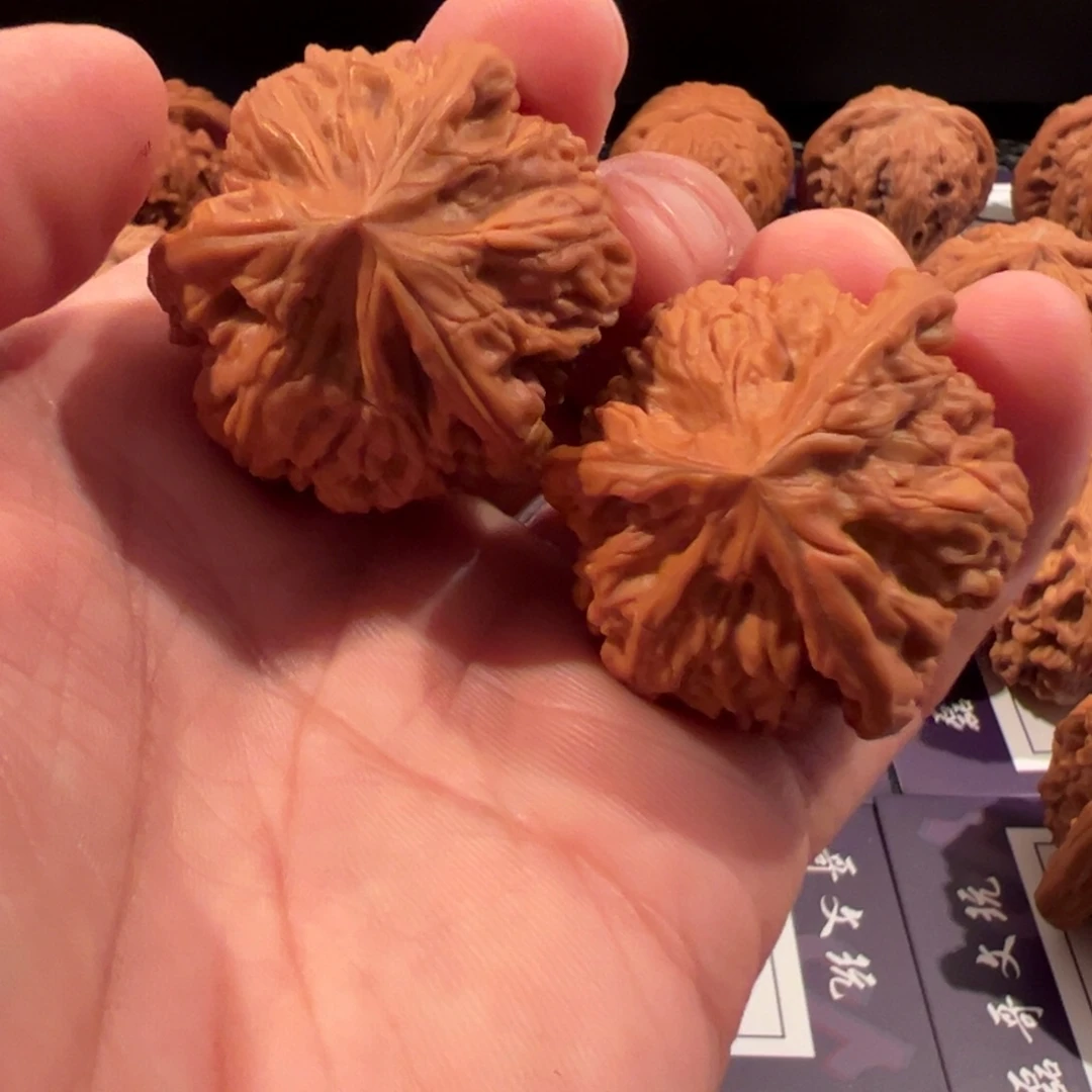 V***P把件文玩核桃御龙粗筋三棱37+