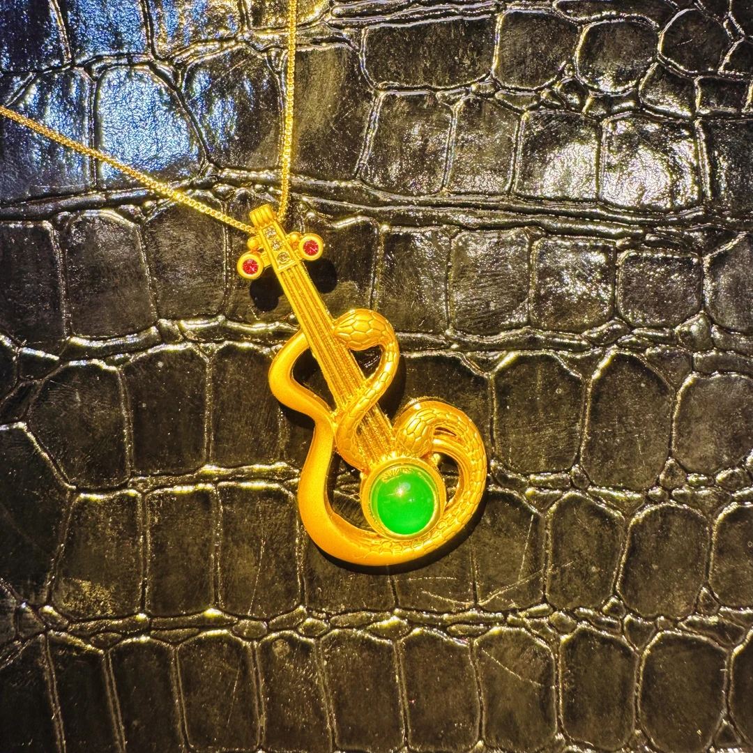 【唐糖甄选】音律释然琵琶玛瑙吊坠合金镶嵌赠合金链【YPN676】