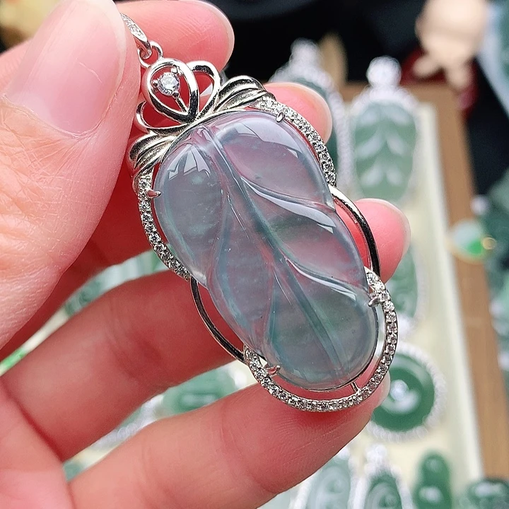 颈饰银S925镶嵌翡翠吊坠