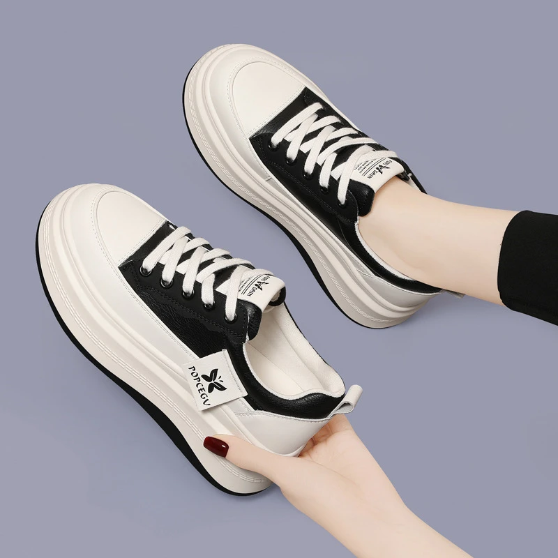 万达撤柜头层牛皮内增高女2025新款秋季厚底松糕爆款百搭休闲板鞋