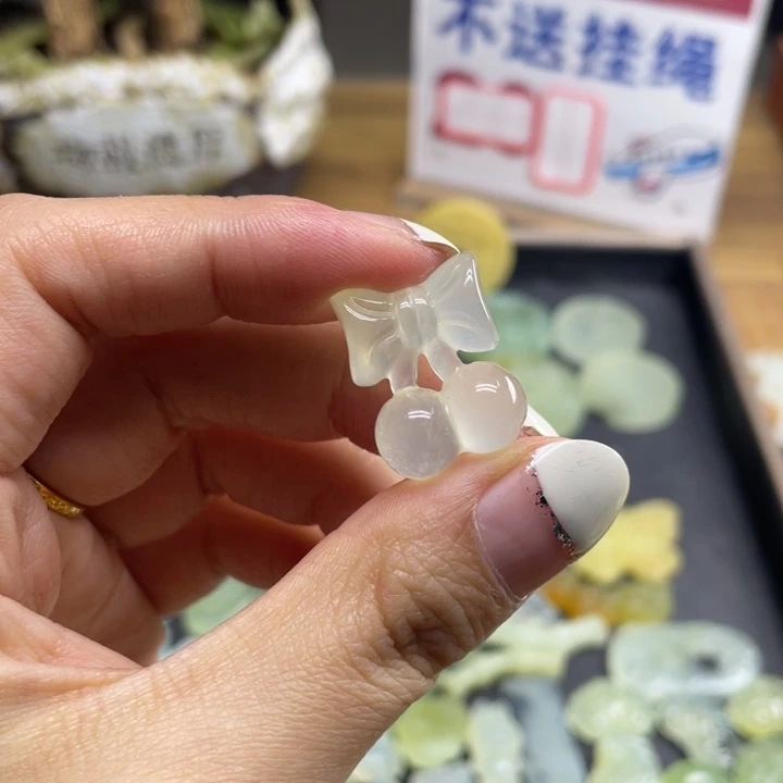 曙***ஐ蛇纹石玉未镶嵌颈饰