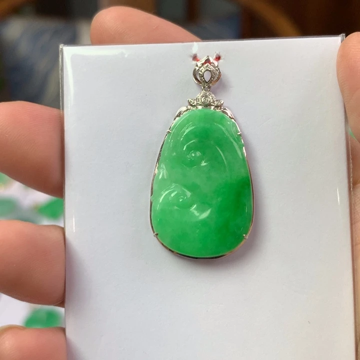 翡翠18K金镶嵌颈饰翡翠首饰