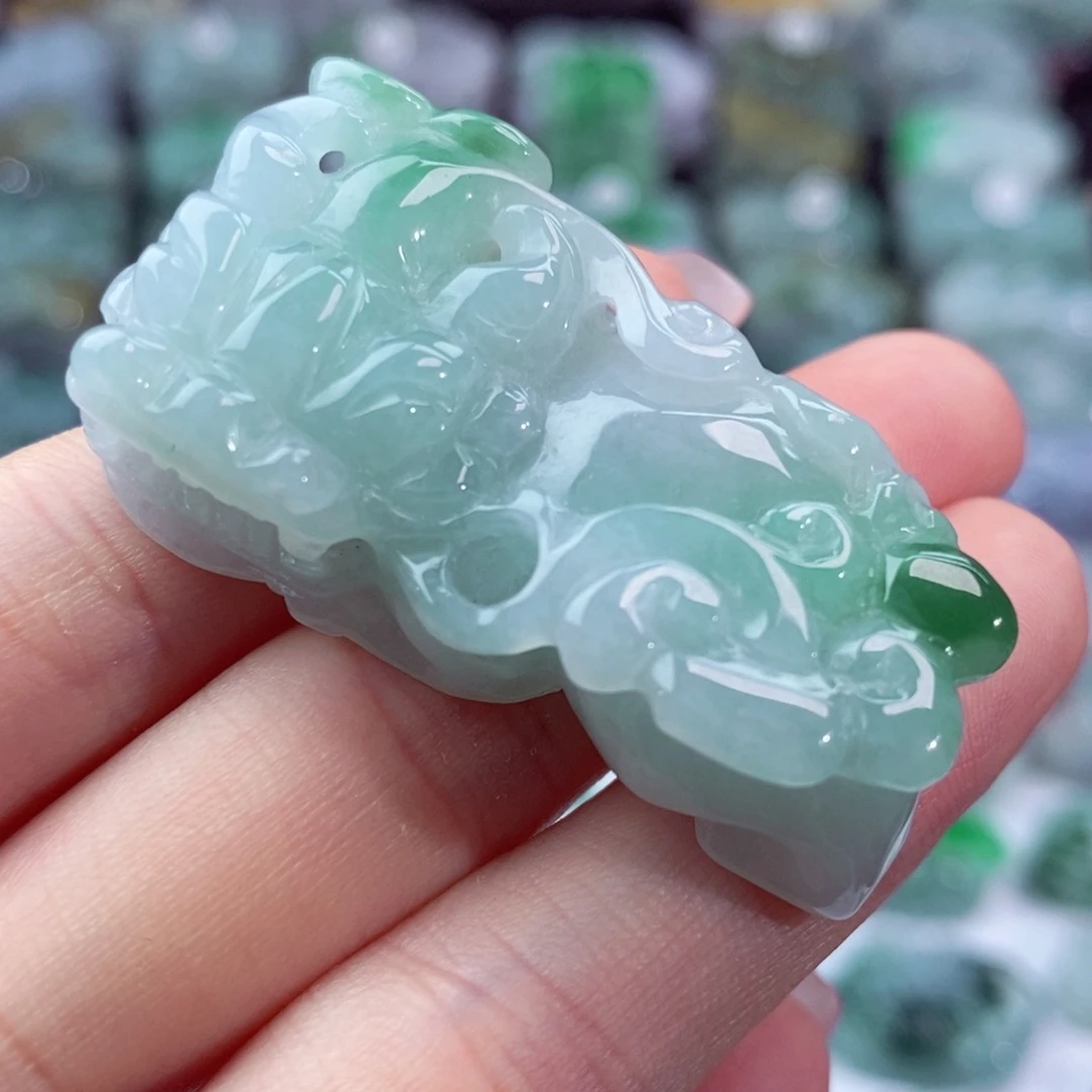 颈饰未镶嵌翡翠天然