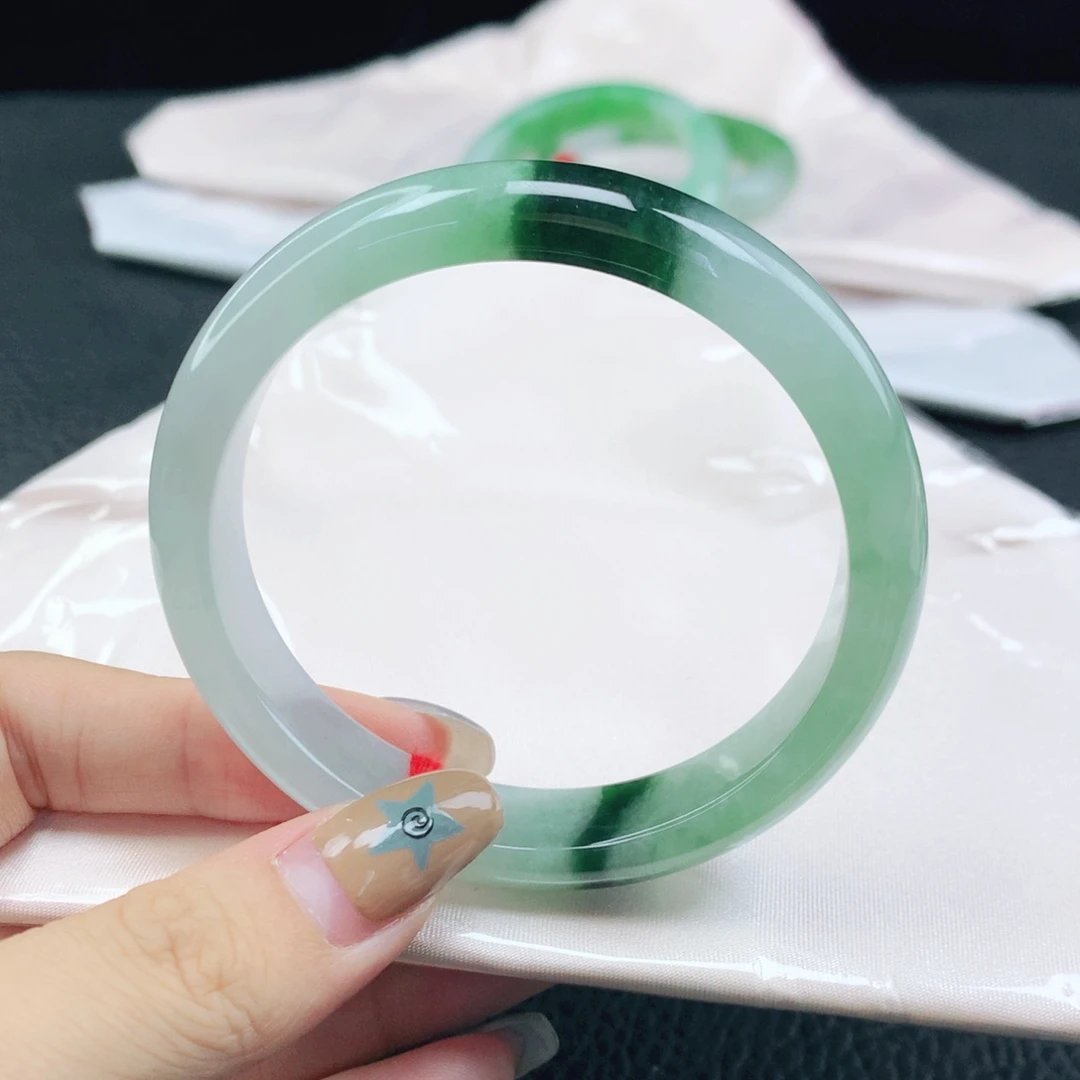 翡翠未镶嵌手镯缅甸58.5冰种润透飘花正圈