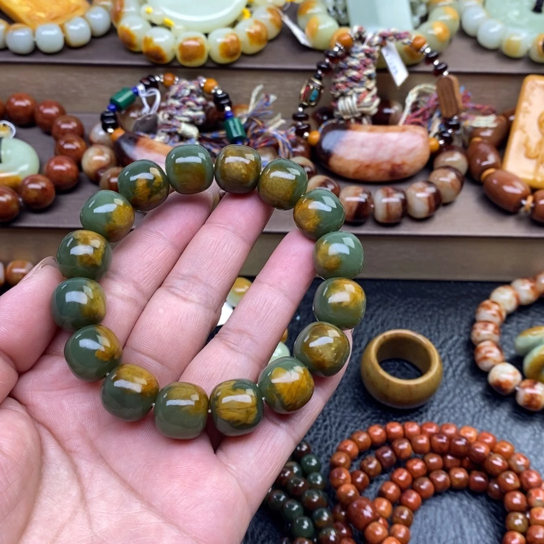 流***月透闪石质玉未镶嵌手串