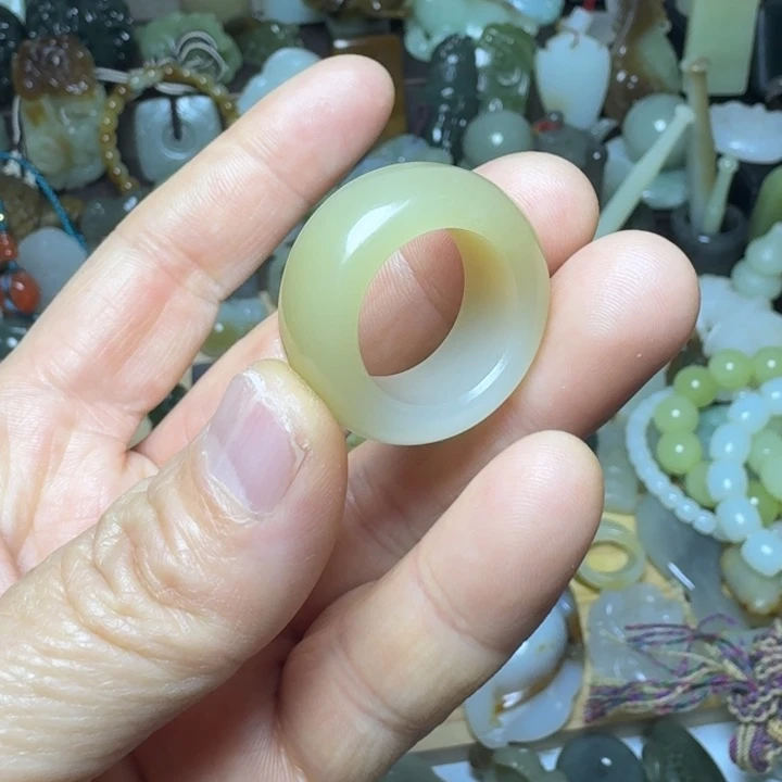 *****和田玉未镶嵌颈饰