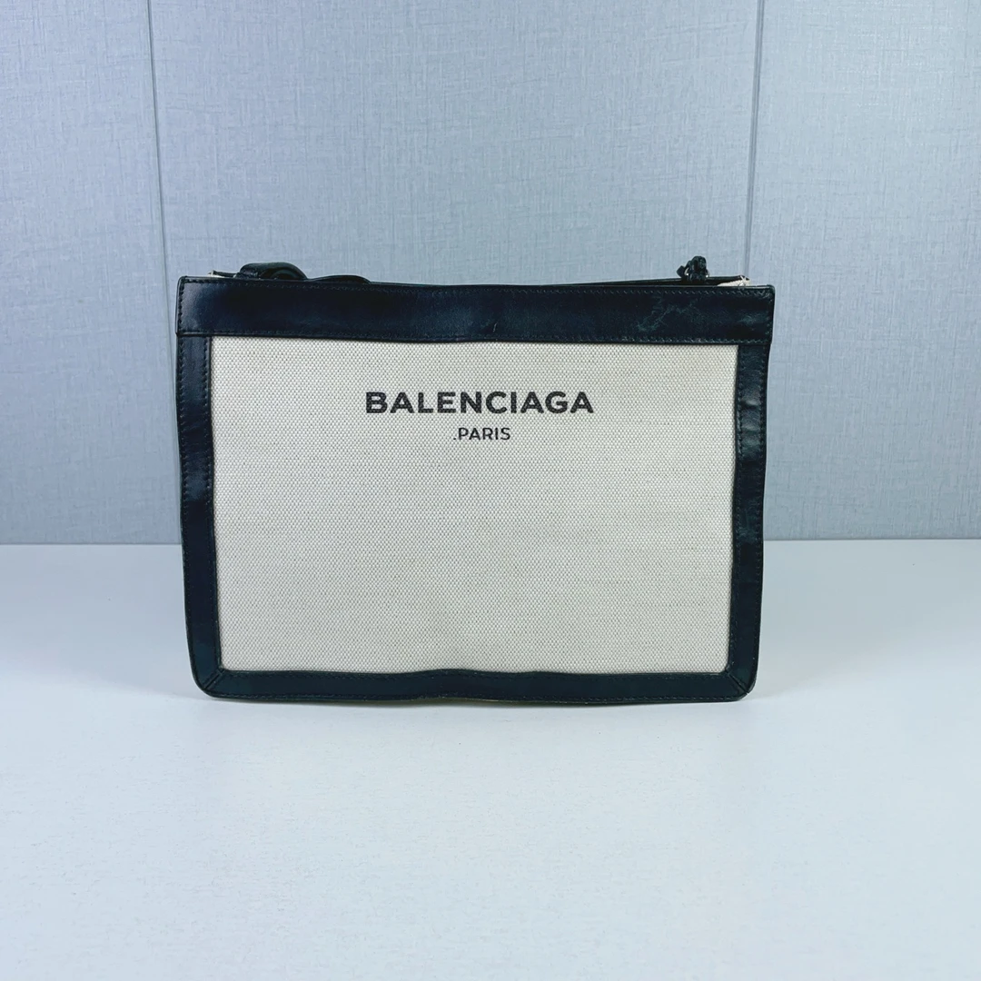 99新 Balenciaga/巴黎世家 0867巴黎世家 帆布拼皮 黑白斜挎包