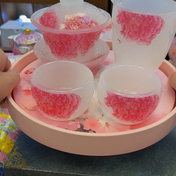段泥茶杯吧啦吧啦的说了一
