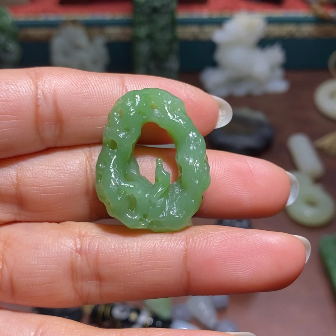 用***5和田玉未镶嵌颈饰