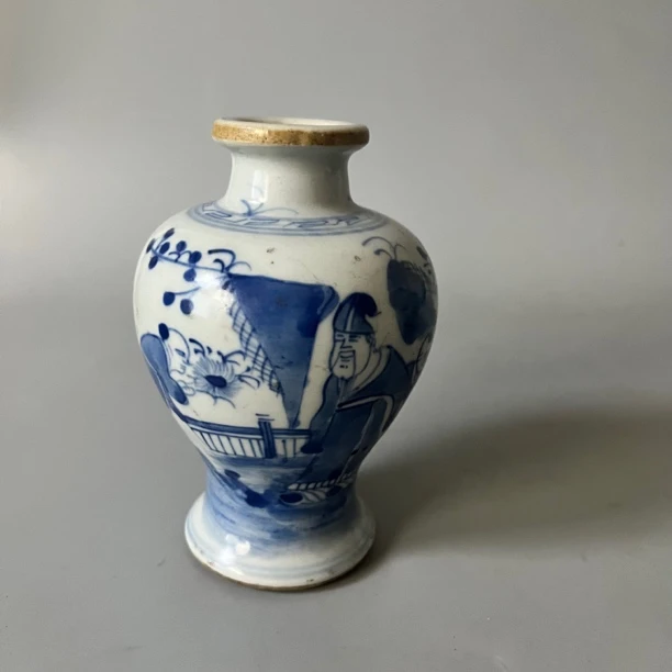 2253 清青花人物故事梅瓶
