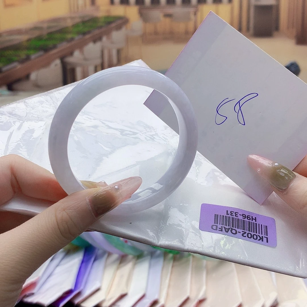 翡翠手镯未镶嵌   Nmmmnmmmmm