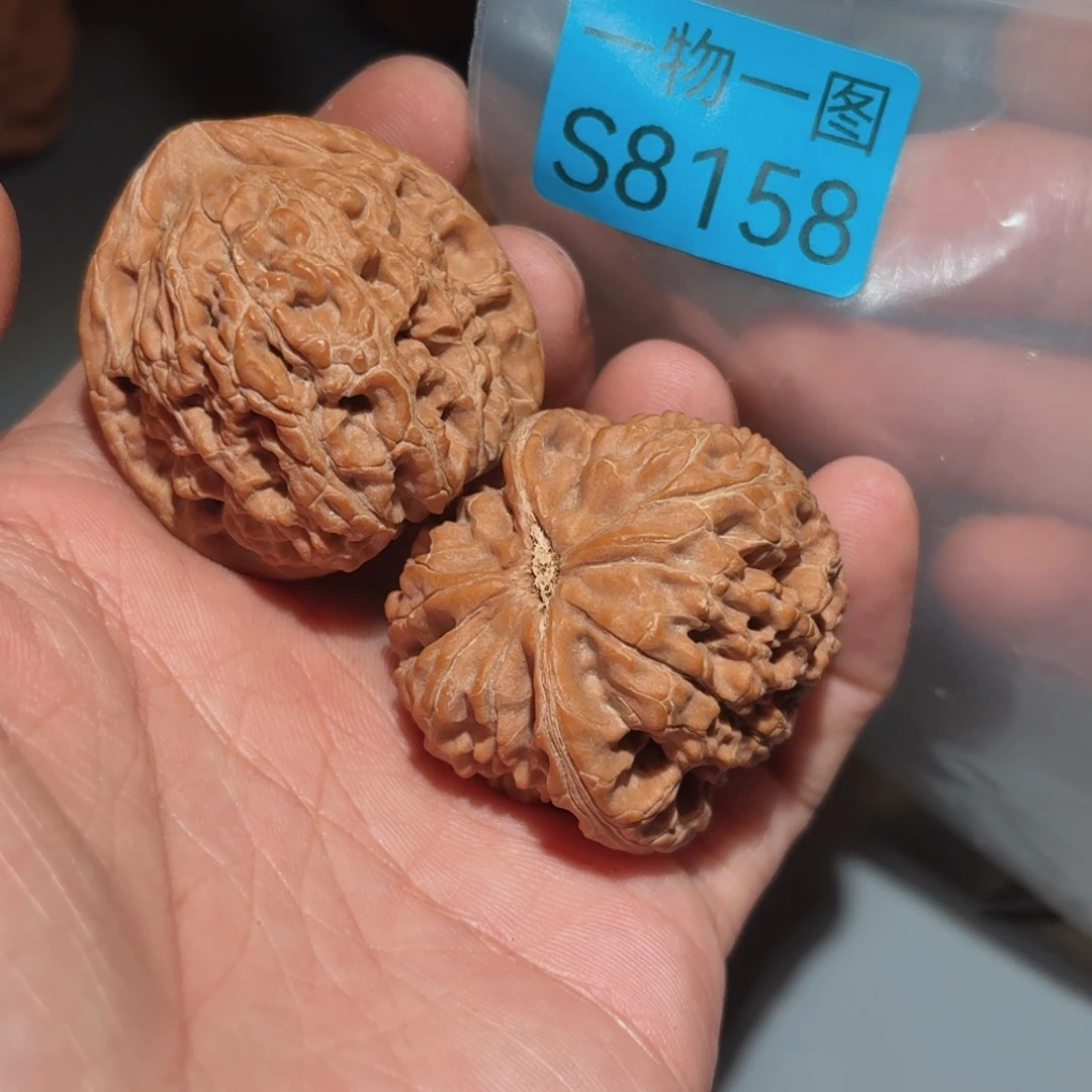 把件文玩核桃牡丹纹