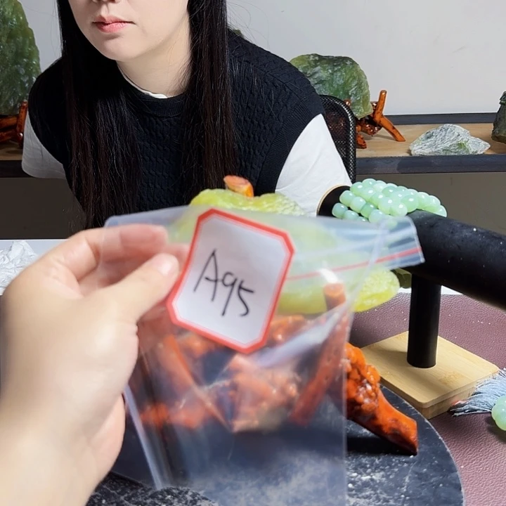 蛇纹石玉未镶嵌手镯大***瘩