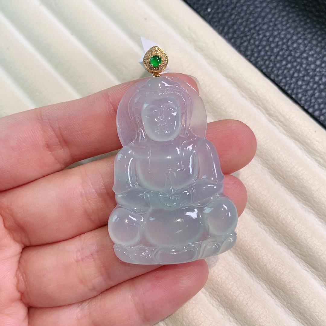 翡翠18K金镶嵌颈饰观音