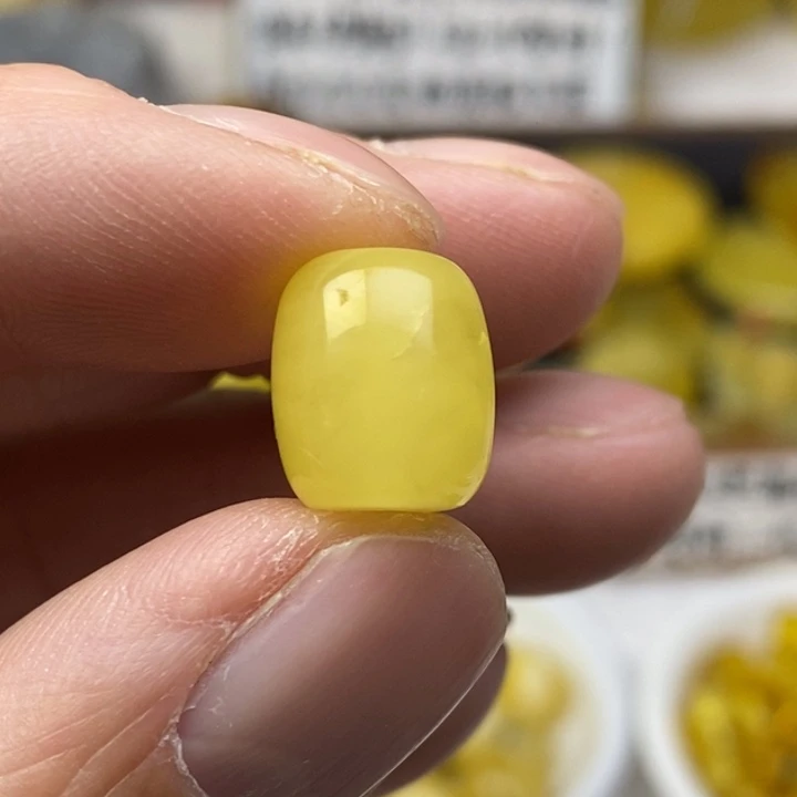蜜蜡未镶嵌裸石微瑕小沙眼卡10➕