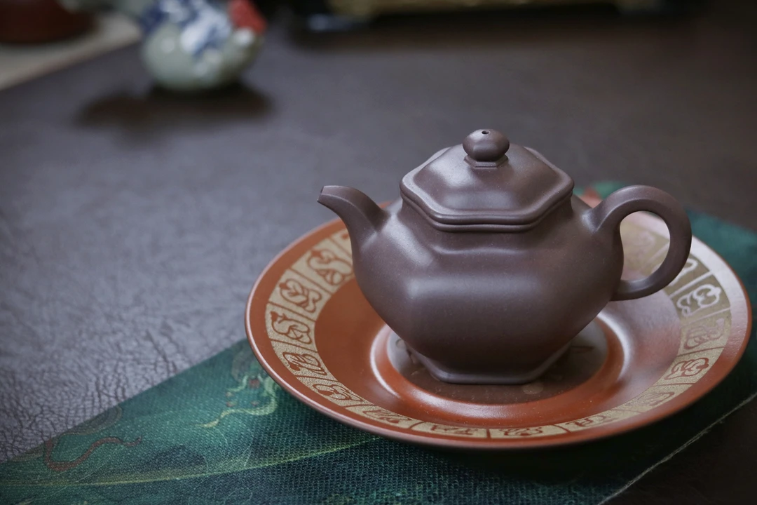 湘林甄选——【六方掇只壶】 泥料：大水潭天青泥 容量：320cc 湘林手作