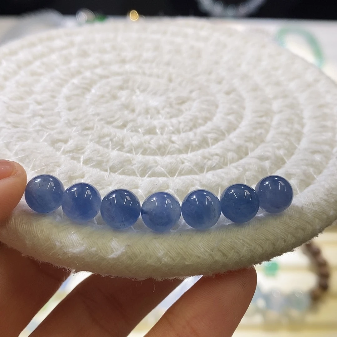 未镶嵌挂件翡翠多样发其一
