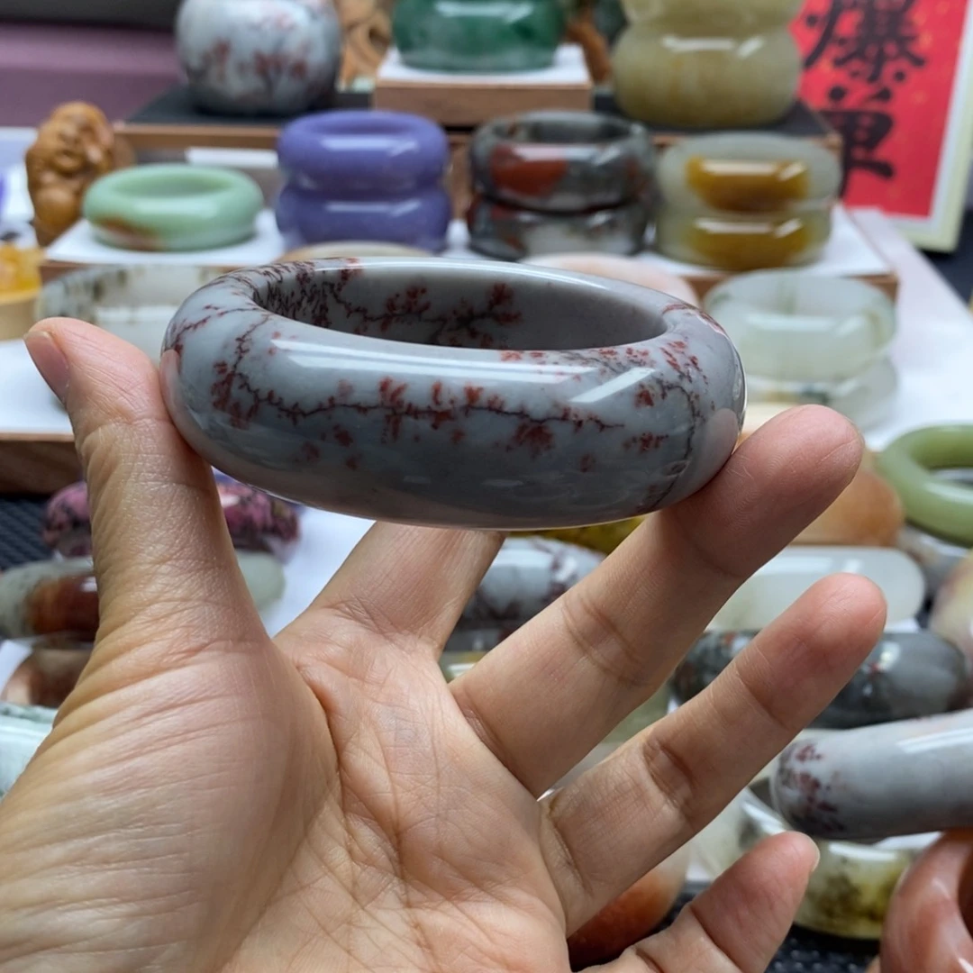 没***事石英岩玉手镯未镶嵌