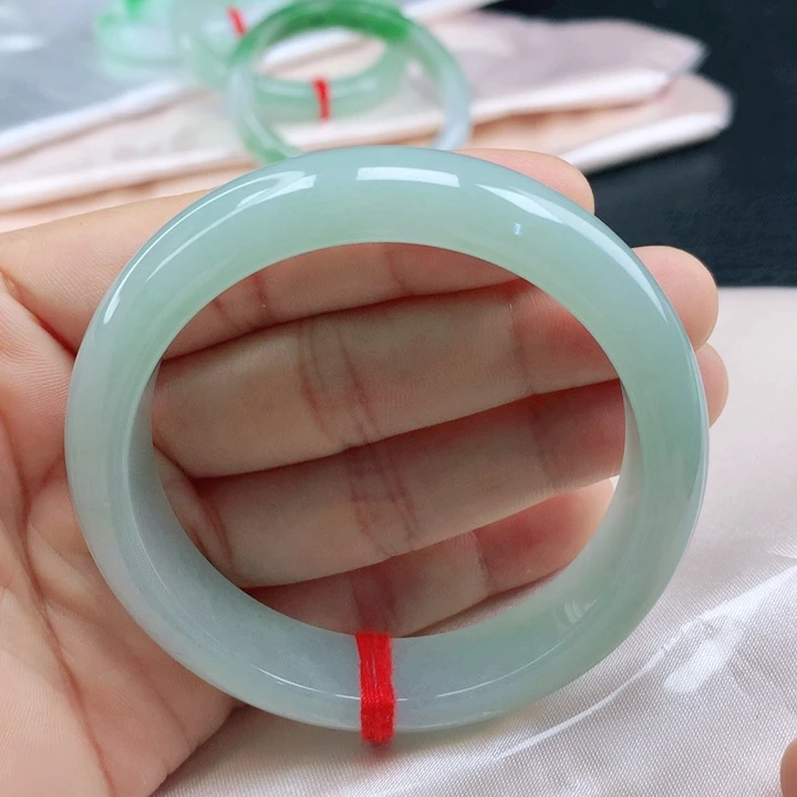未镶嵌手镯翡翠56+果绿翡翠手镯